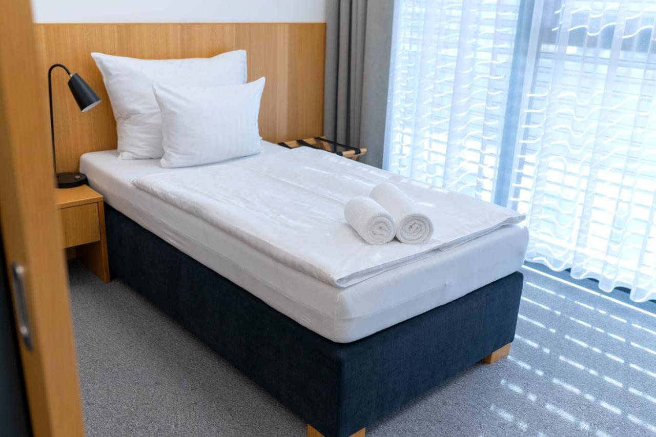 Vsetín Hotel Smetanova מראה חיצוני תמונה