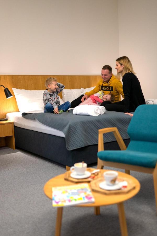 Vsetín Hotel Smetanova מראה חיצוני תמונה
