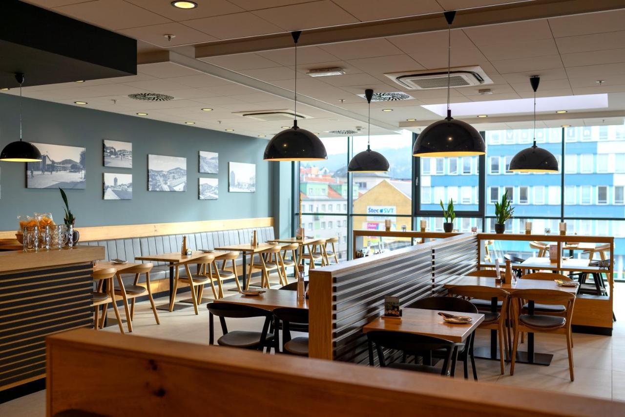 Vsetín Hotel Smetanova מראה חיצוני תמונה