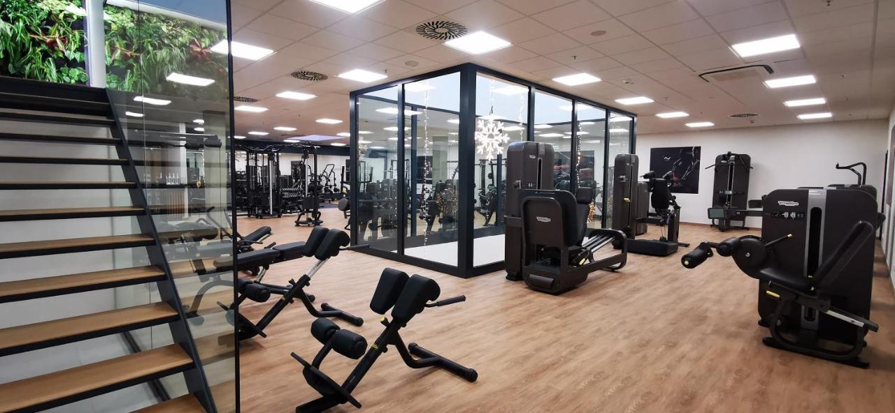 Vsetín Hotel Smetanova מראה חיצוני תמונה