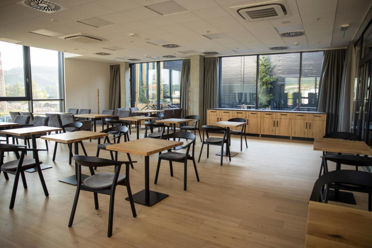Vsetín Hotel Smetanova מראה חיצוני תמונה